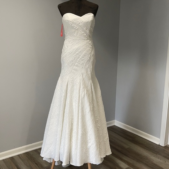 Wedding dress size 4 Wtoo Brides by Watters size 4 textured NEW - Picture 1 of 16